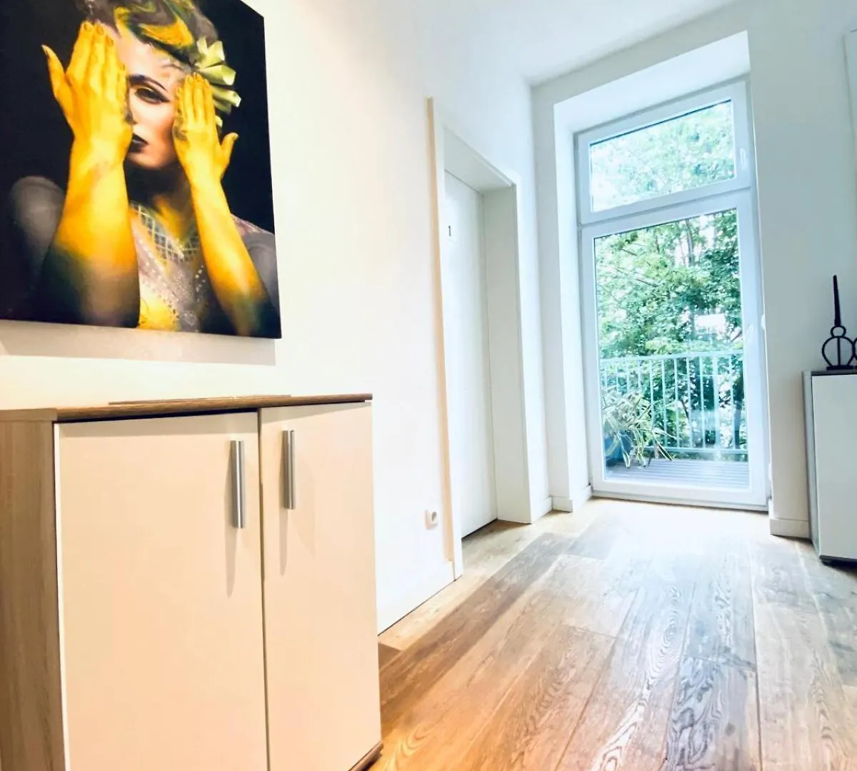 Elegant 2Br Apartment With Balcony Near Millennium City Vienne