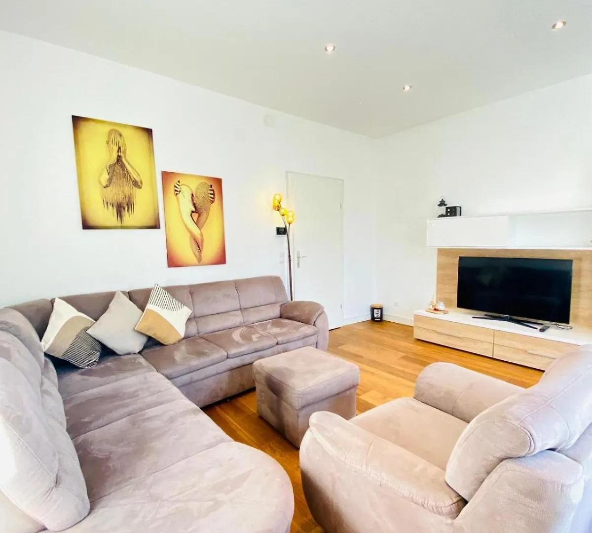 Elegant 2Br Apartment With Balcony Near Millennium City Vienna
