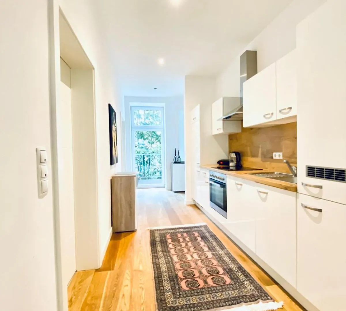 Elegant 2Br Apartment With Balcony Near Millennium City Vienna 0*,  Austria