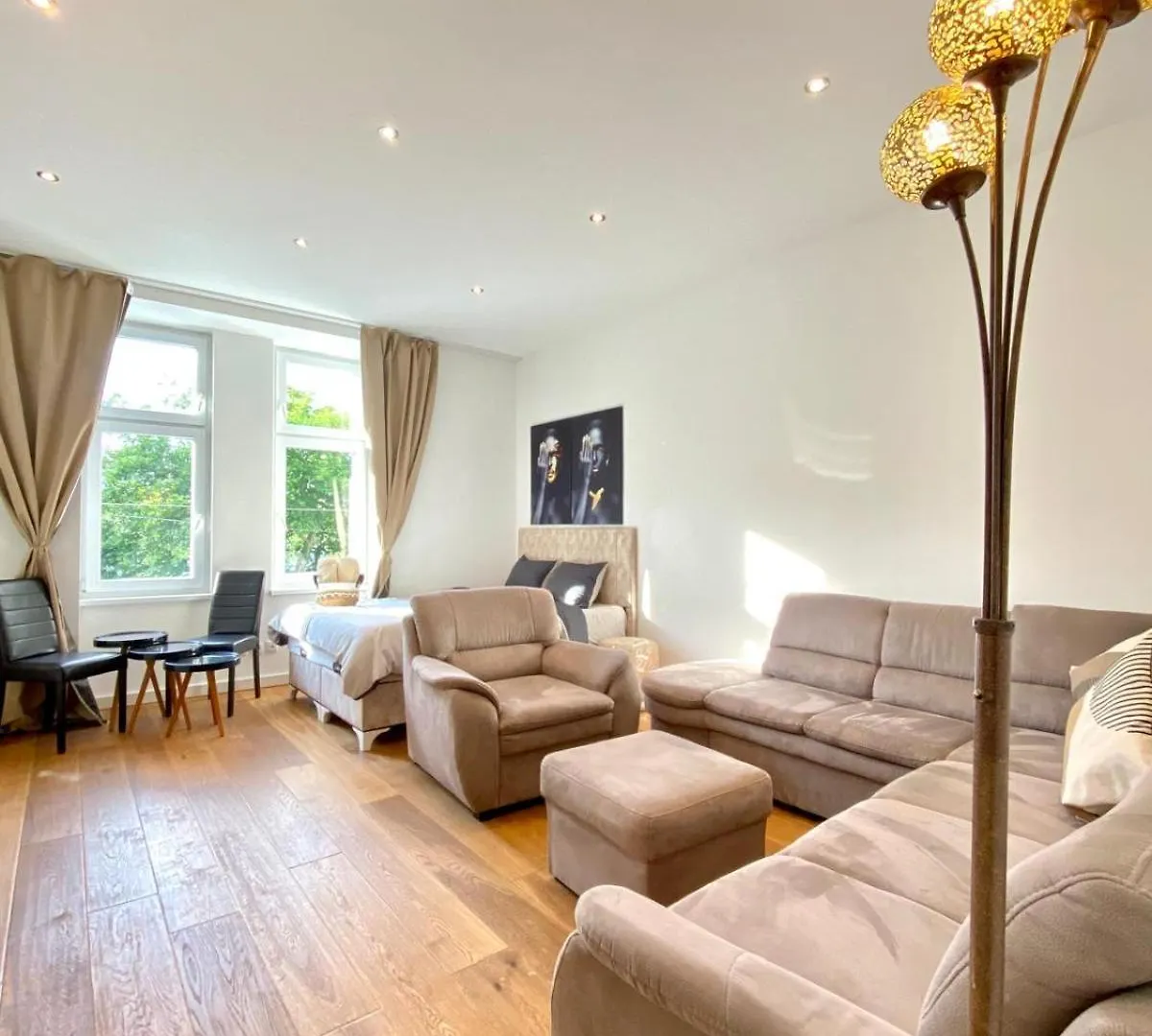 Elegant 2Br Apartment With Balcony Near Millennium City Vienna